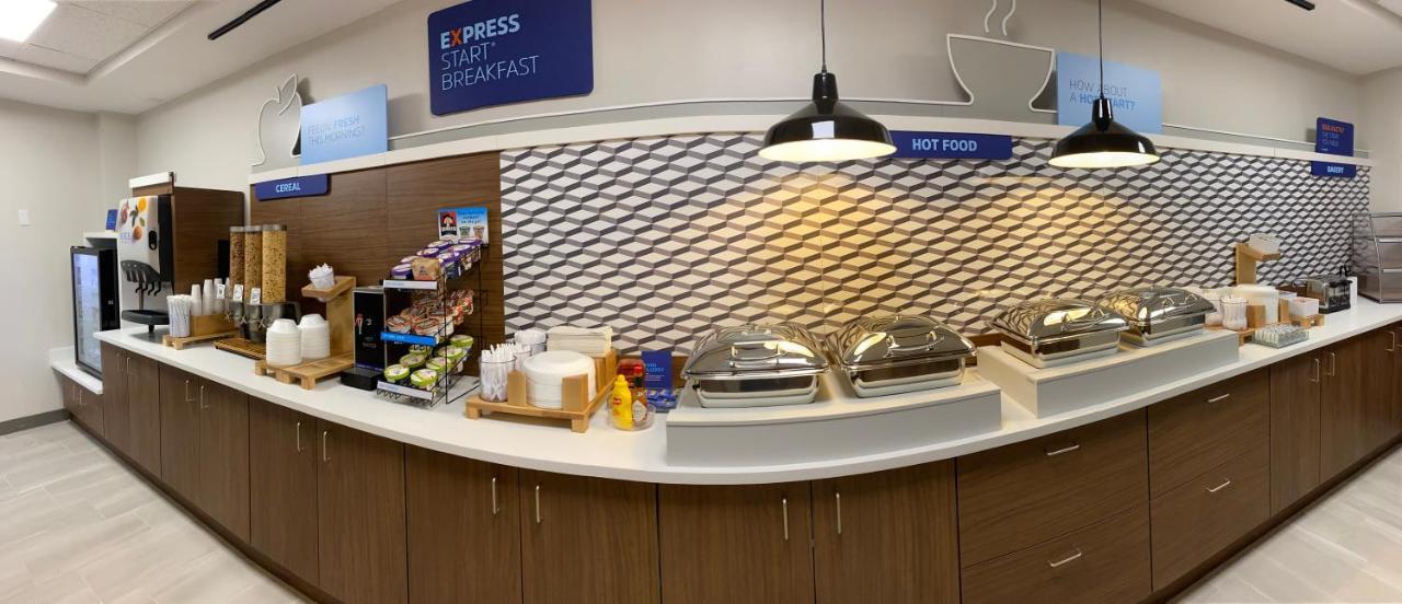 Holiday Inn Express Plymouth By Ihg מראה חיצוני תמונה