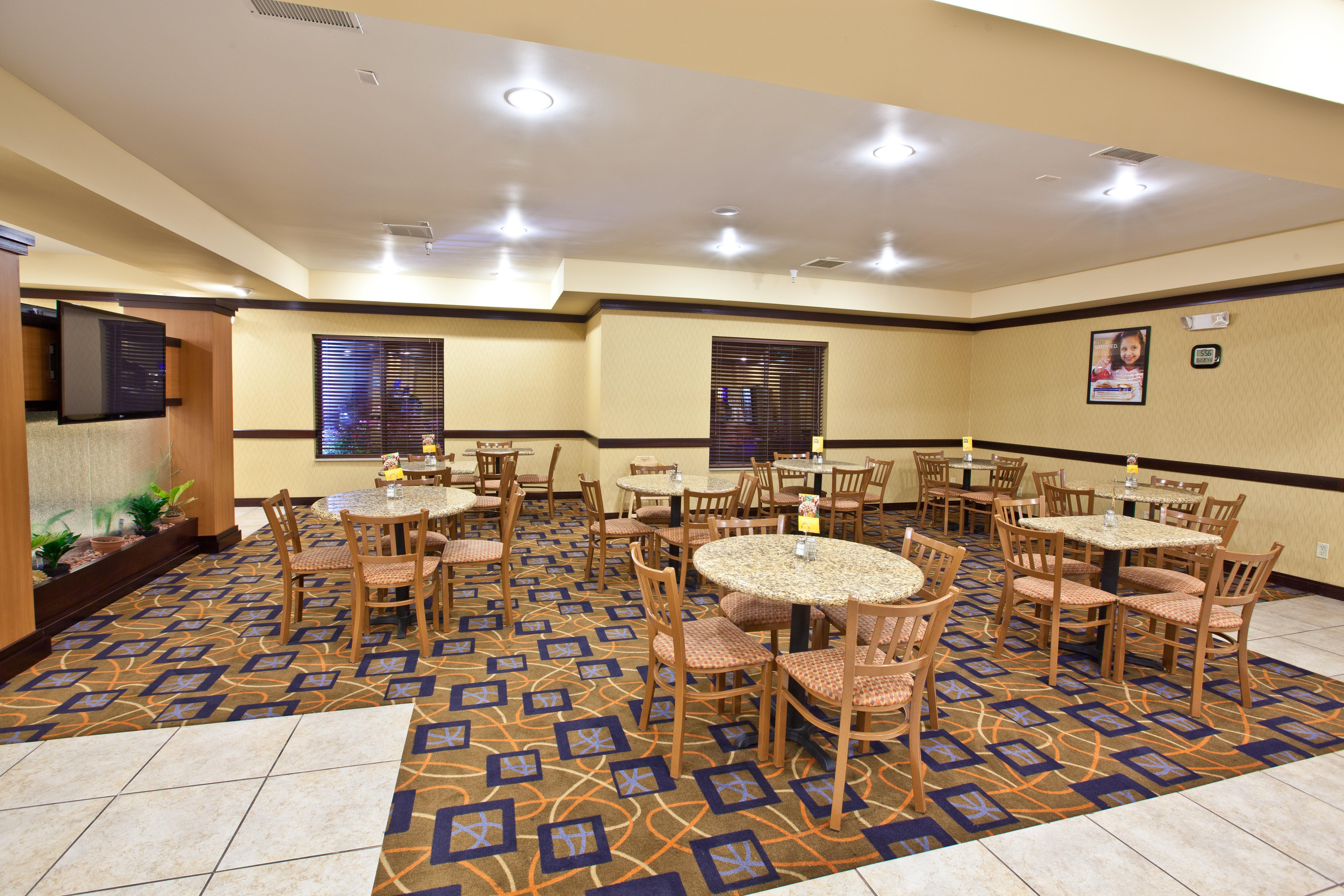 Holiday Inn Express Plymouth By Ihg מראה חיצוני תמונה