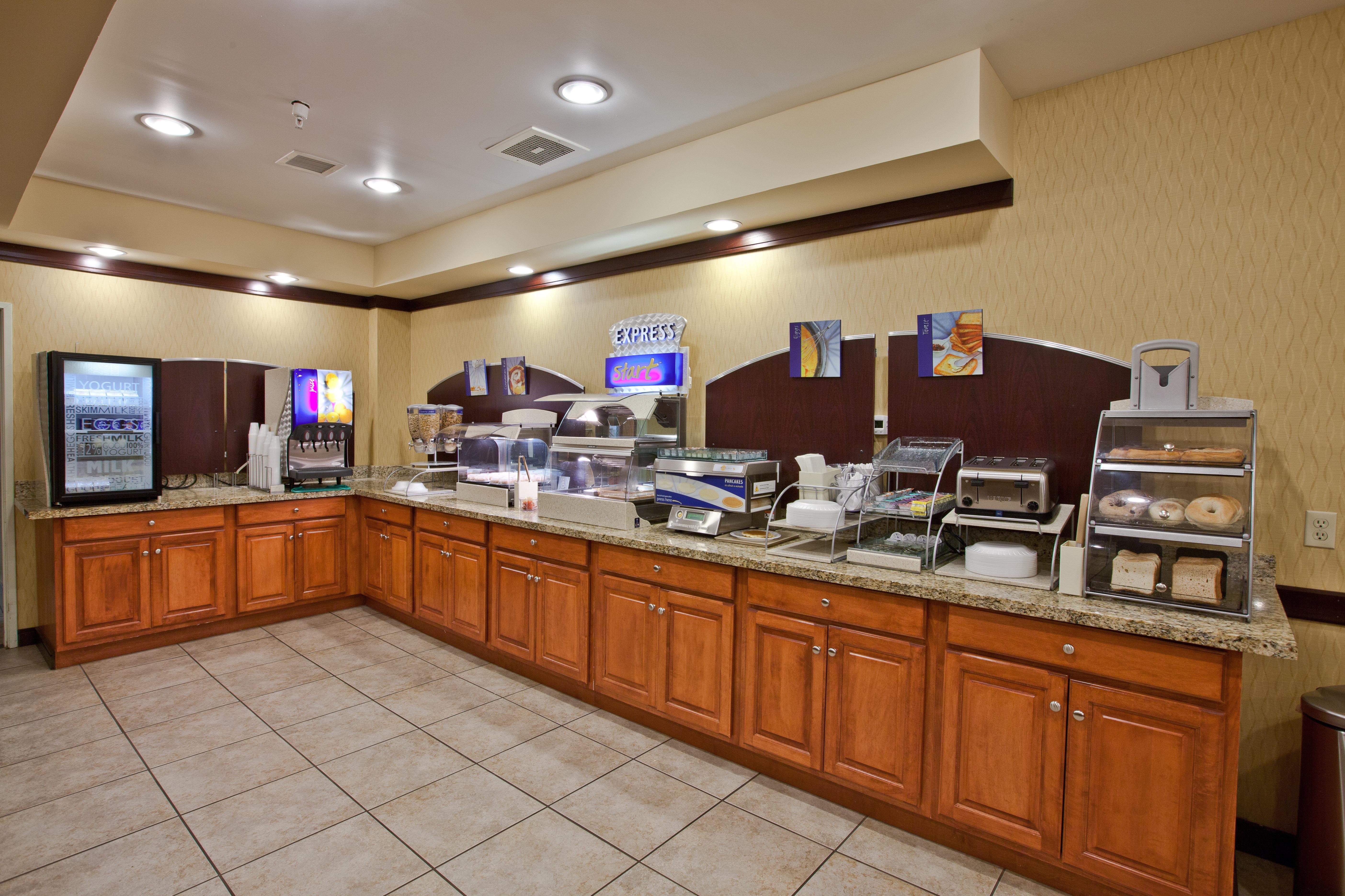 Holiday Inn Express Plymouth By Ihg מראה חיצוני תמונה